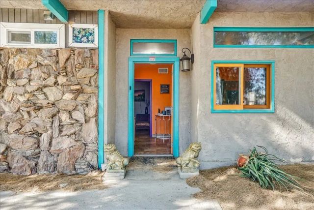 15880 La Vida Drive, Palm Springs, CA 92262