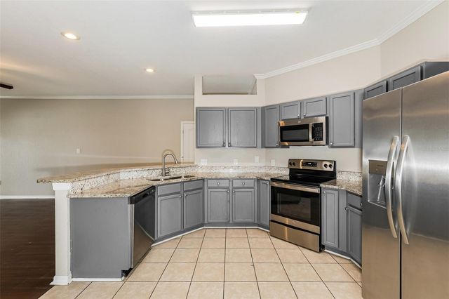 8130 WOODVINE CIRCLE, Lakeland, FL 33810