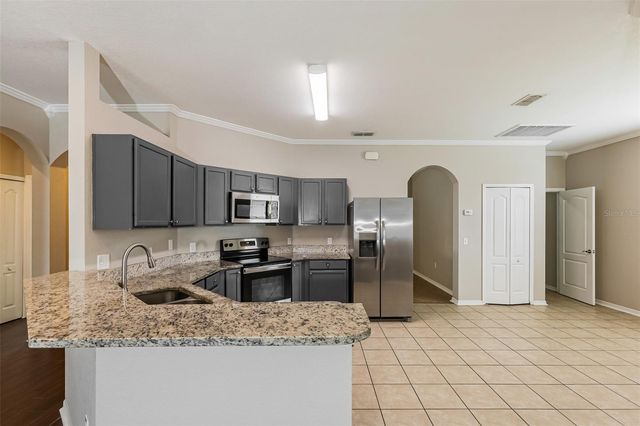8130 WOODVINE CIRCLE, Lakeland, FL 33810