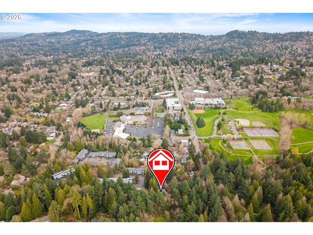 4594 Sw CALDEW St A, Portland, OR 97219