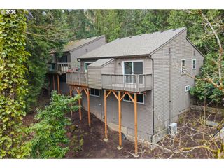 4594 Sw CALDEW St A, Portland, OR 97219