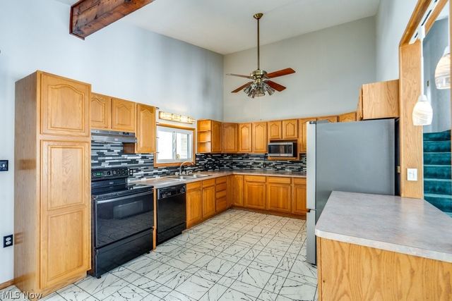 37518 Arlington Drive, Willoughby, OH 44094