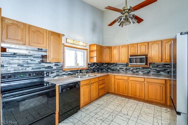 37518 Arlington Drive, Willoughby, OH 44094