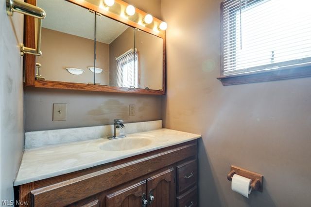 37518 Arlington Drive, Willoughby, OH 44094