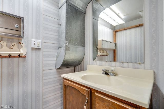 37518 Arlington Drive, Willoughby, OH 44094