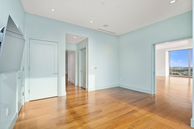 1 Dalton Street 4504, Boston, MA 02115