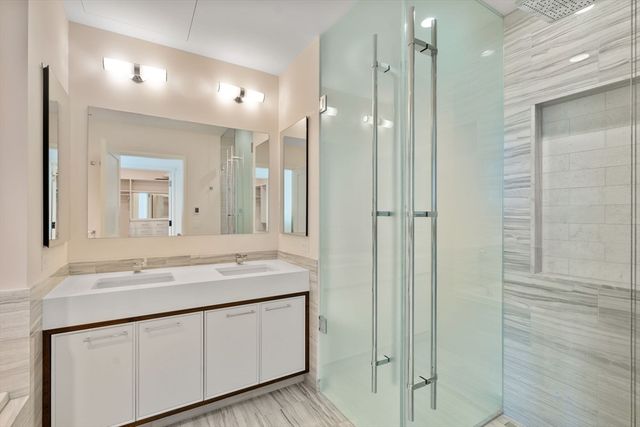 1 Dalton Street 4504, Boston, MA 02115