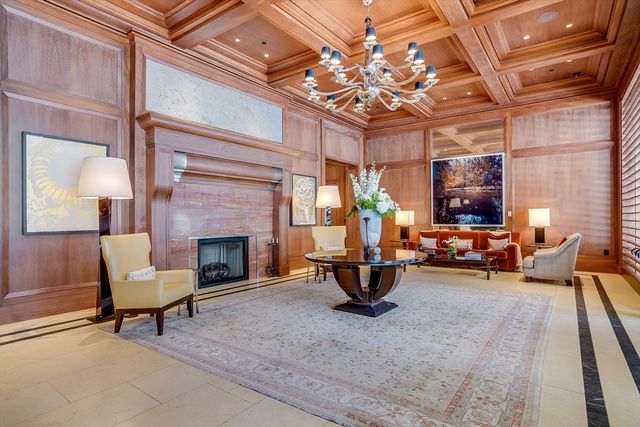 1 Dalton Street 4504, Boston, MA 02115