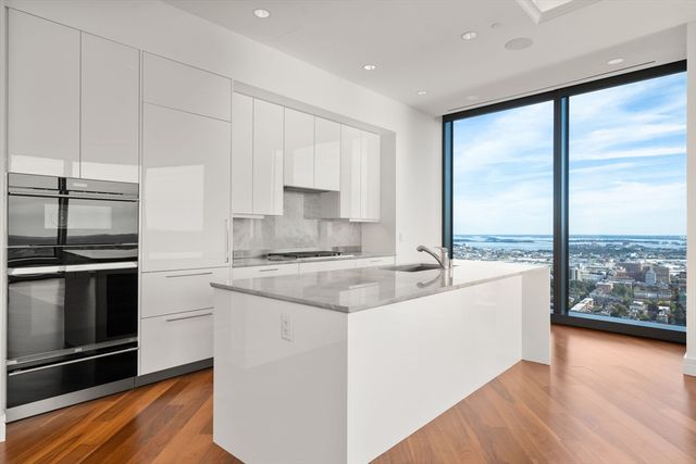 1 Dalton Street 4504, Boston, MA 02115