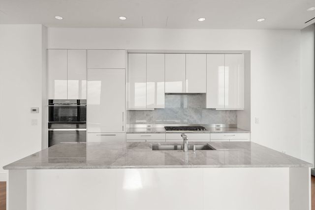 1 Dalton Street 4504, Boston, MA 02115