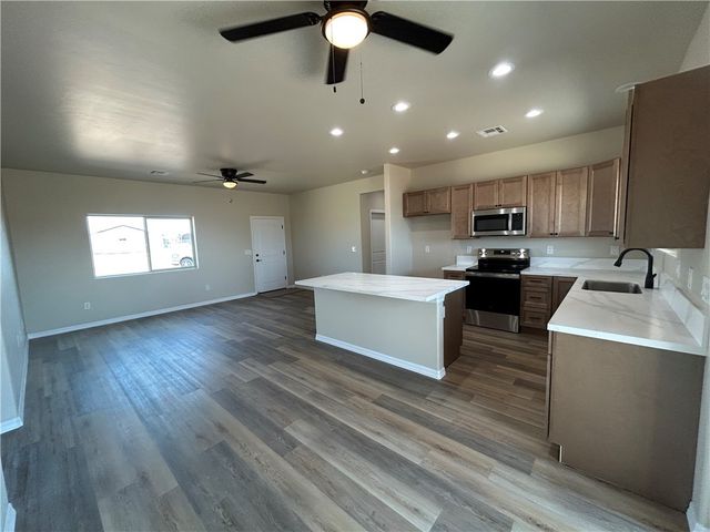 6676 W Rosario Court, Golden Valley, AZ 86413