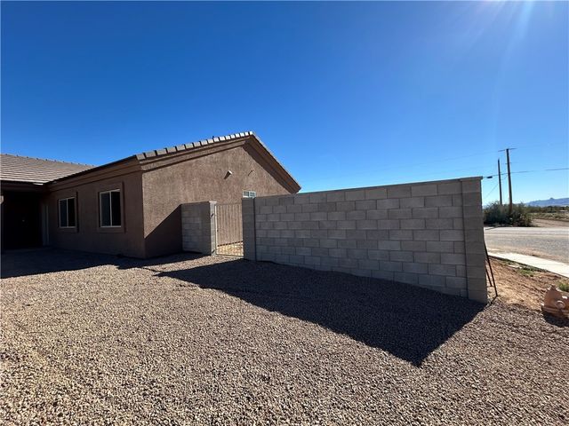6676 W Rosario Court, Golden Valley, AZ 86413