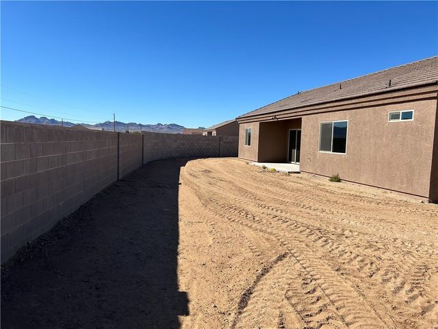 6676 W Rosario Court, Golden Valley, AZ 86413