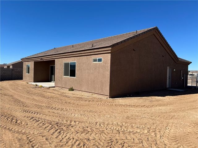 6676 W Rosario Court, Golden Valley, AZ 86413