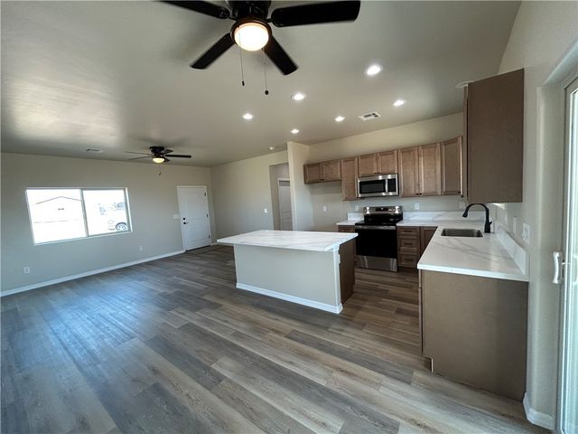 6676 W Rosario Court, Golden Valley, AZ 86413