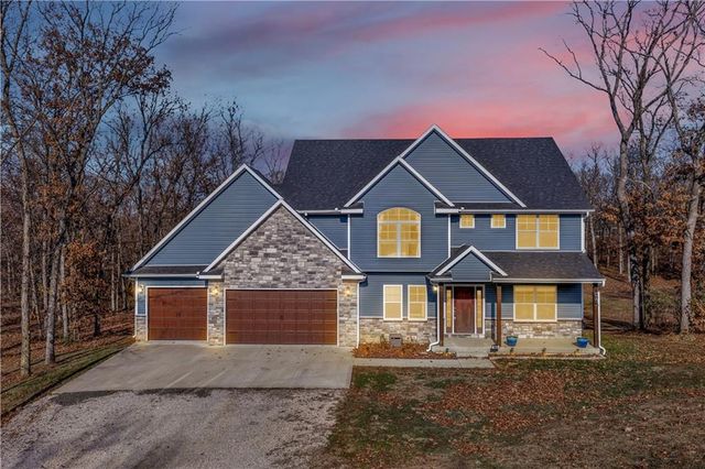 868 265 Road, Knob Noster, MO 65336