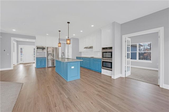 868 265 Road, Knob Noster, MO 65336