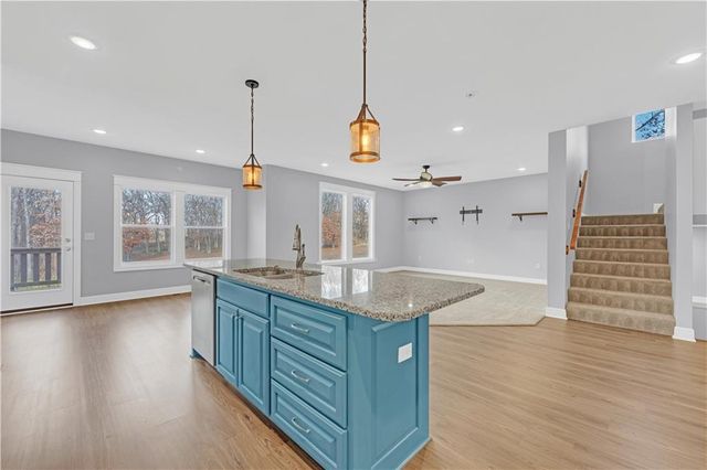 868 265 Road, Knob Noster, MO 65336