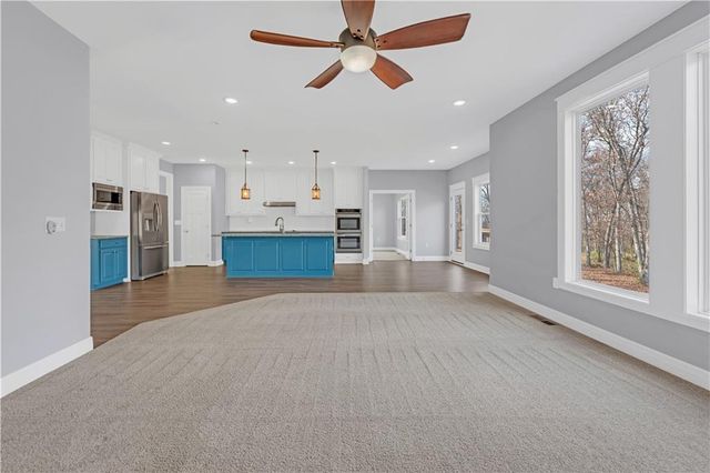 868 265 Road, Knob Noster, MO 65336