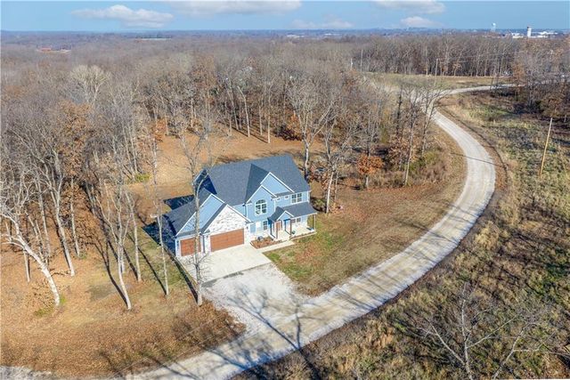868 265 Road, Knob Noster, MO 65336