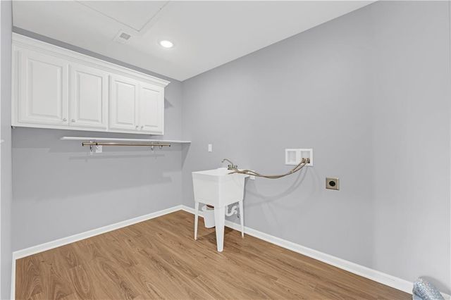 868 265 Road, Knob Noster, MO 65336