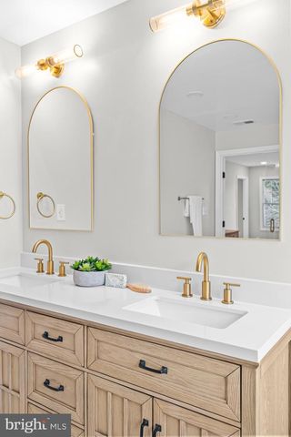 12701 ROARK CT, Reston, VA 20191