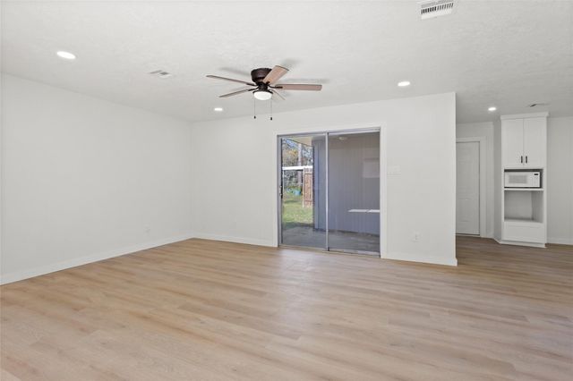 5330 Royal Oak Drive, Texas City, TX 77591