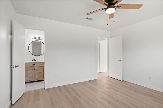 5330 Royal Oak Drive, Texas City, TX 77591