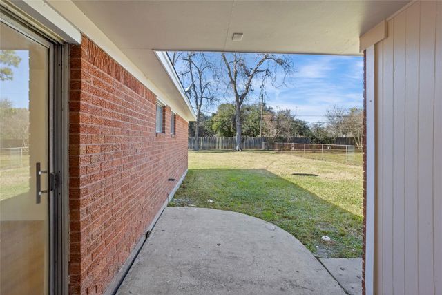 5330 Royal Oak Drive, Texas City, TX 77591