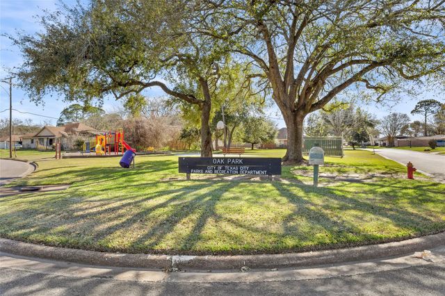 5330 Royal Oak Drive, Texas City, TX 77591