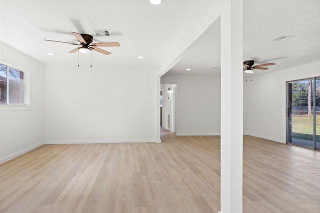 5330 Royal Oak Drive, Texas City, TX 77591