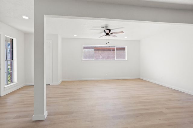 5330 Royal Oak Drive, Texas City, TX 77591