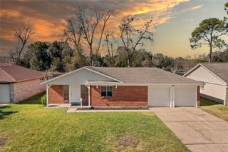 5330 Royal Oak Drive, Texas City, TX 77591