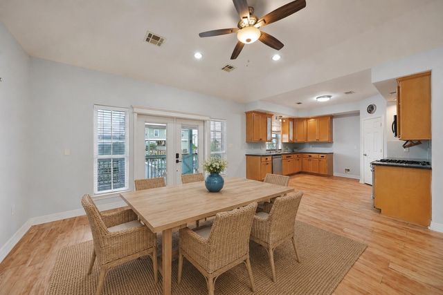 113 Bayou Vista Drive, Hitchcock, TX 77563