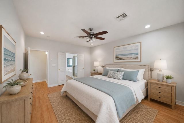 113 Bayou Vista Drive, Hitchcock, TX 77563