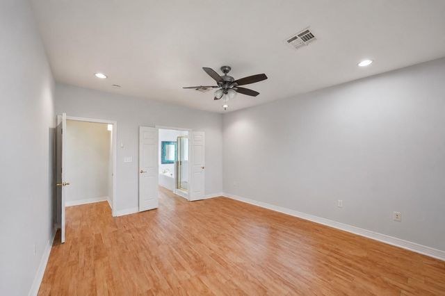 113 Bayou Vista Drive, Hitchcock, TX 77563