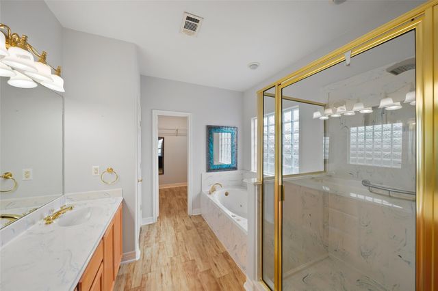 113 Bayou Vista Drive, Hitchcock, TX 77563