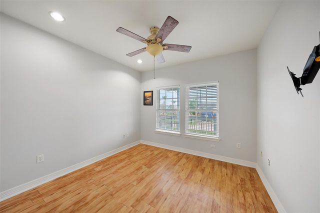 113 Bayou Vista Drive, Hitchcock, TX 77563