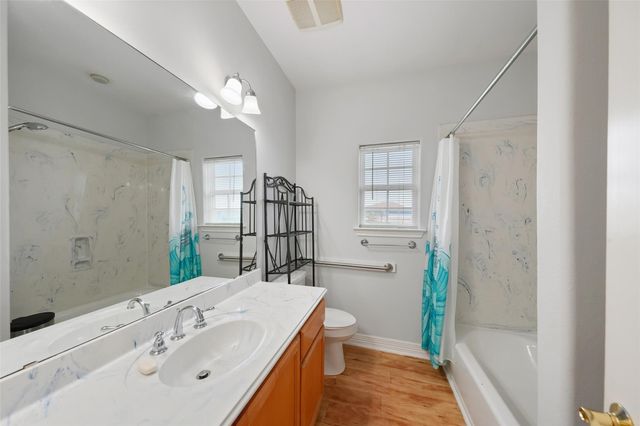 113 Bayou Vista Drive, Hitchcock, TX 77563