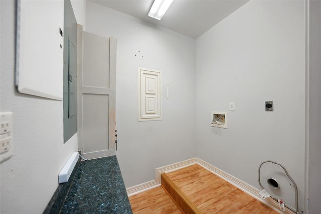 113 Bayou Vista Drive, Hitchcock, TX 77563