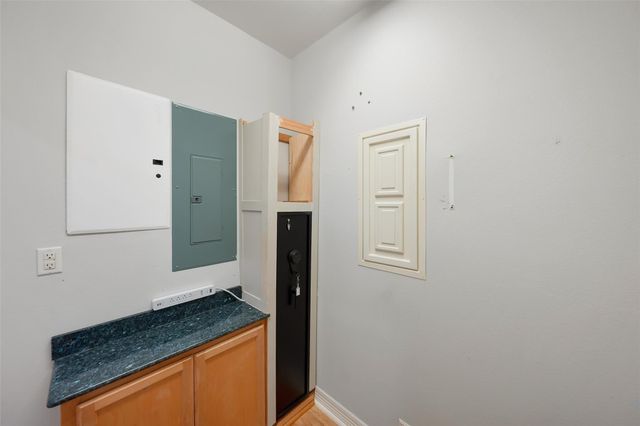 113 Bayou Vista Drive, Hitchcock, TX 77563