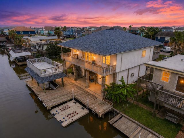 113 Bayou Vista Drive, Hitchcock, TX 77563