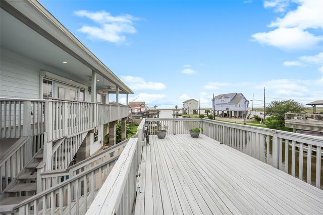 113 Bayou Vista Drive, Hitchcock, TX 77563
