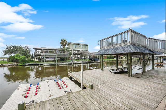 113 Bayou Vista Drive, Hitchcock, TX 77563
