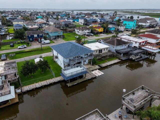 113 Bayou Vista Drive, Hitchcock, TX 77563