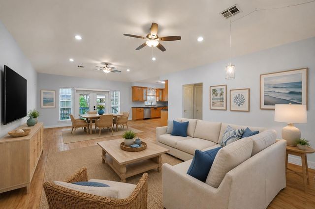 113 Bayou Vista Drive, Hitchcock, TX 77563