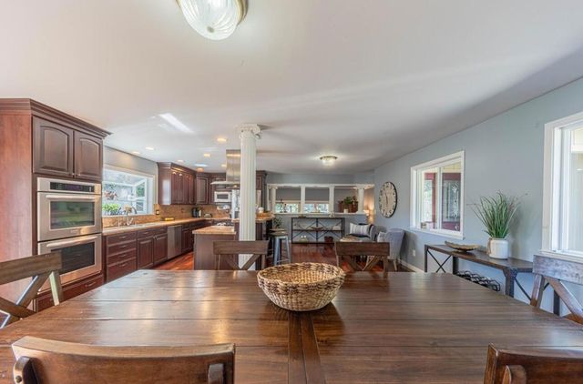 9390 Holly Oak Way, Salinas, CA 93907