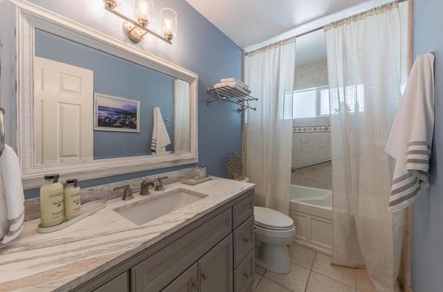 9390 Holly Oak Way, Salinas, CA 93907