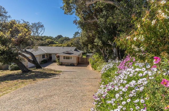 9390 Holly Oak Way, Salinas, CA 93907