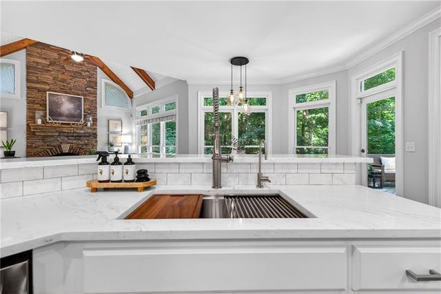 800 E Shore Drive, Canton, GA 30114